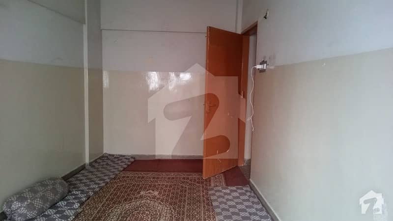 2nd Floor Beautiful Flat 635 Sq. ft For Sale In Aisha Manzil Block 7 Near Dil-pasand