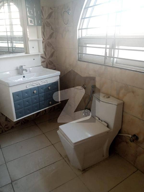 بحریہ ٹاؤن ۔ سفاری ولاز بحریہ ٹاؤن راولپنڈی راولپنڈی میں 4 کمروں کا 15 مرلہ مکان 3.5 کروڑ میں برائے فروخت۔