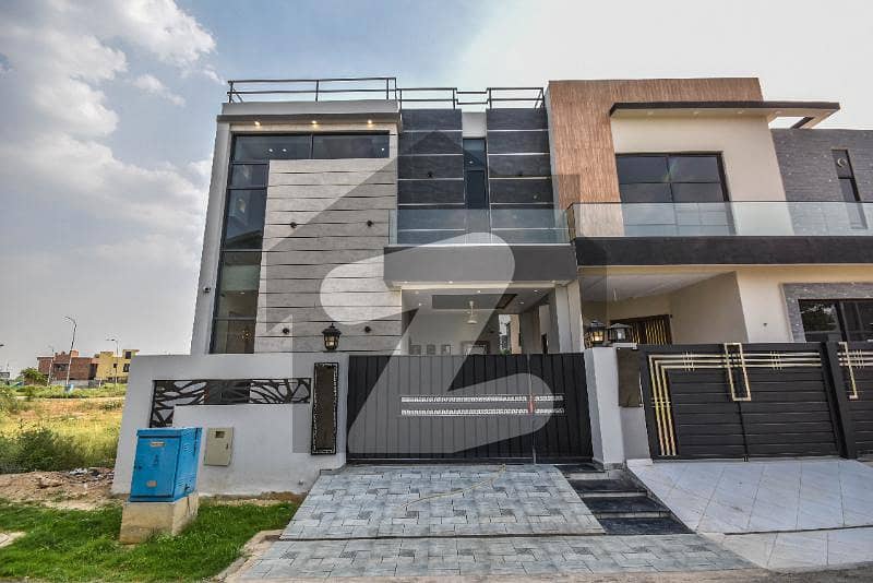 5 MARLA BRAND NEW LAVISH HOUSE FOR SALE IN DHA HOT LOCATION