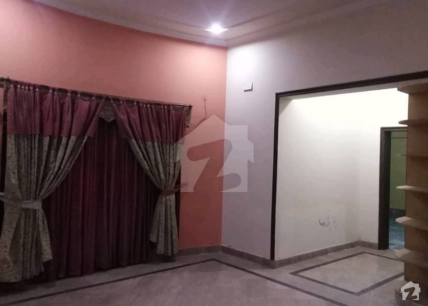 Stunning 10 Marla House In Allama Iqbal Town Available