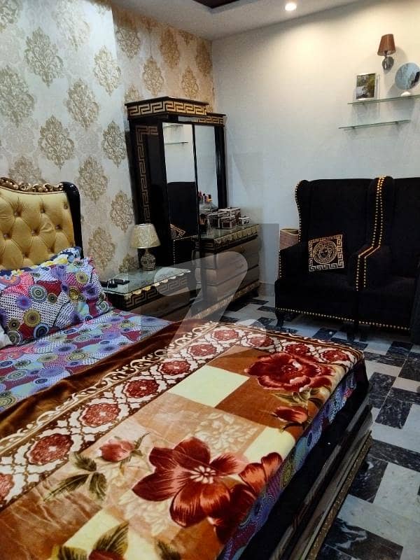 مدینہ ٹاؤن فیصل آباد میں 6 کمروں کا 8 مرلہ مکان 2.75 کروڑ میں برائے فروخت۔