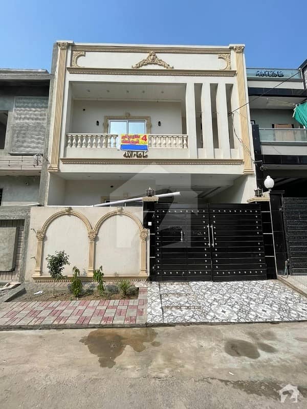 الرحمان گارڈن فیز 2 الرحمان گارڈن لاہور میں 3 کمروں کا 4 مرلہ مکان 90 لاکھ میں برائے فروخت۔