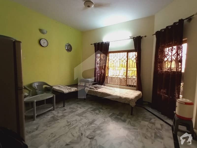 گلزارِ قائد ہاؤسنگ سوسائٹی راولپنڈی میں 8 کمروں کا 7 مرلہ مکان 2 کروڑ میں برائے فروخت۔