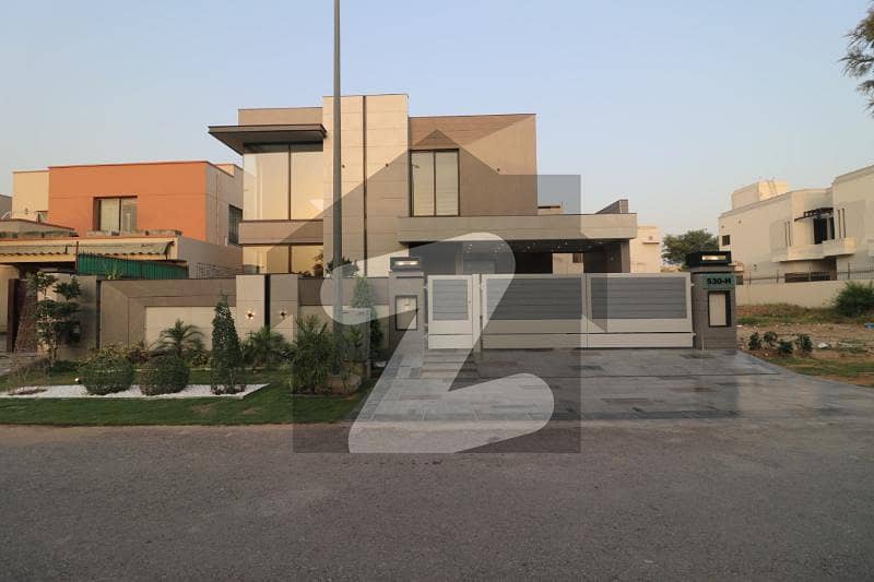 ڈی ایچ اے فیز 5 - بلاک ایچ فیز 5 ڈیفنس (ڈی ایچ اے) لاہور میں 6 کمروں کا 1 کنال مکان 12 کروڑ میں برائے فروخت۔