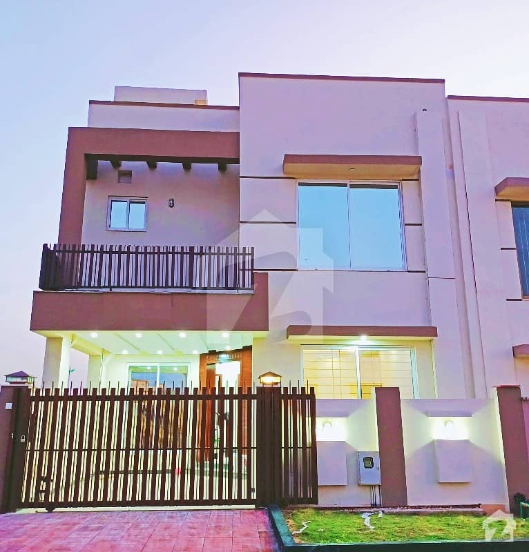 NEW 5 MARLA BRAND NEW HOUSE AVAILABLE FOR SALE IN BAHRIA TOWN PHASE 8 SAFARI VALLAY