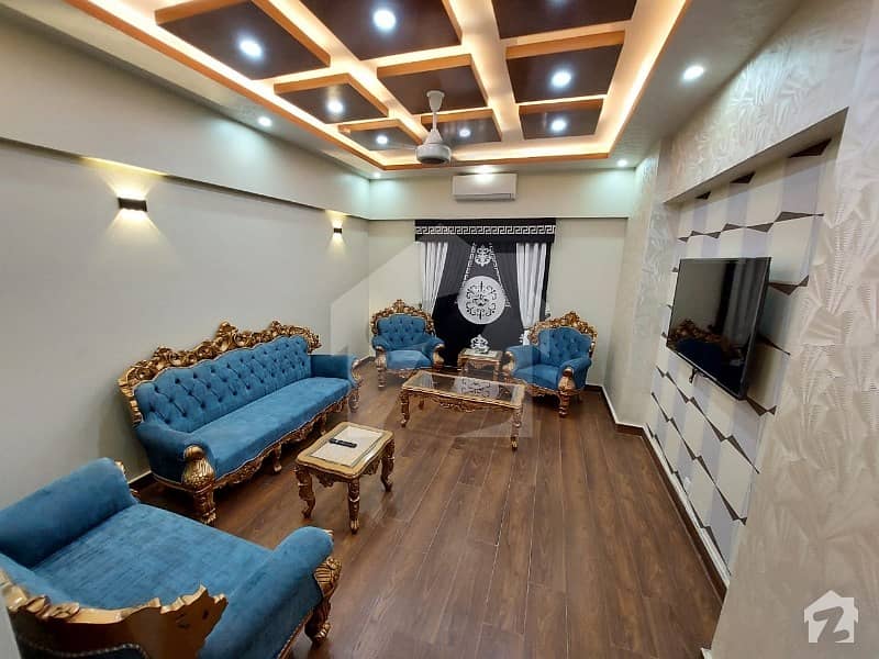 باتھ آئی لینڈ کراچی میں 3 کمروں کا 8 مرلہ فلیٹ 4.65 کروڑ میں برائے فروخت۔