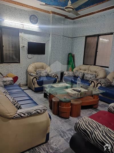 ایم اے جناح روڈ کراچی میں 3 کمروں کا 6 مرلہ فلیٹ 1.25 کروڑ میں برائے فروخت۔