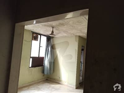 Flat In Gulberg 2 Sized 745 Square Feet Is Available