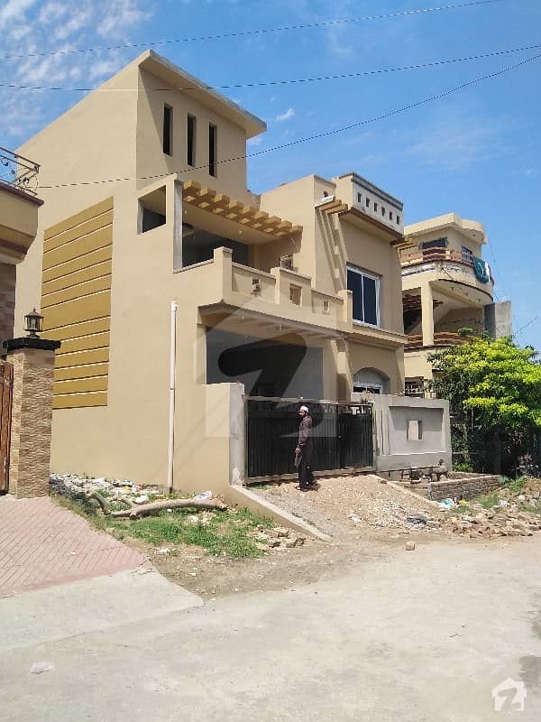 گلریز ہاؤسنگ سوسائٹی فیز 3 گلریز ہاؤسنگ سکیم راولپنڈی میں 6 کمروں کا 7 مرلہ مکان 1.9 کروڑ میں برائے فروخت۔
