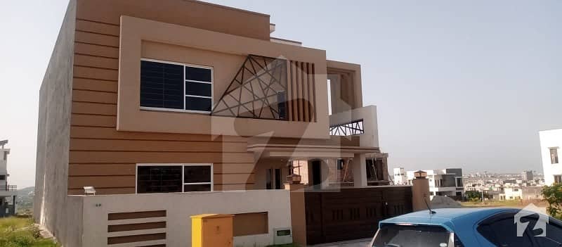 2250 Square Feet Upper Portion Is Available In Bahria Town Phase 7 2250 Square Feet Upper Portion Is Available In Bahria Town Phase 7