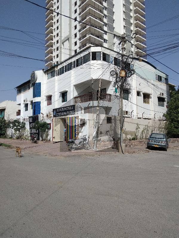 کلفٹن ۔ بلاک 2 کلفٹن کراچی میں 12 کمروں کا 1.2 کنال مکان 4.25 لاکھ میں کرایہ پر دستیاب ہے۔