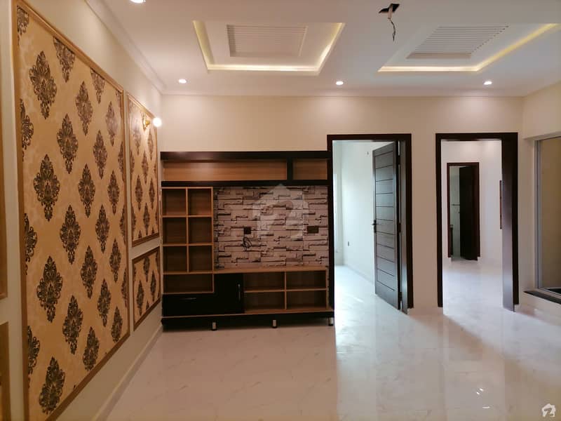 نشیمنِ اقبال فیز 2 نشیمنِ اقبال لاہور میں 6 کمروں کا 1 کنال مکان 3.4 کروڑ میں برائے فروخت۔