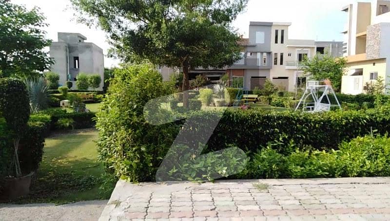 الکبیر انکلیو بحریہ آرچرڈ لاہور میں 3 مرلہ رہائشی پلاٹ 31 لاکھ میں برائے فروخت۔