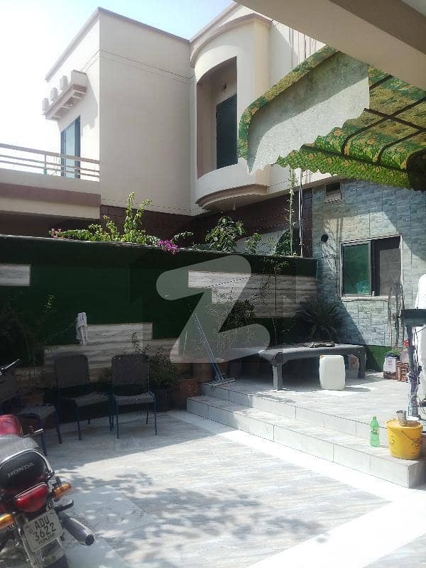 2250 Square Feet House For Grabs In Satiana Road