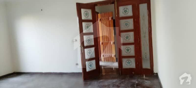 ویلینشیاء ہاؤسنگ سوسائٹی لاہور میں 4 کمروں کا 1.65 کنال مکان 5.2 کروڑ میں برائے فروخت۔