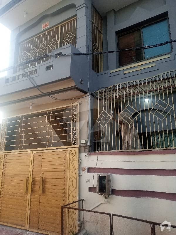 چکلالہ سکیم 3 چکلالہ سکیم راولپنڈی میں 4 کمروں کا 3 مرلہ مکان 68 لاکھ میں برائے فروخت۔