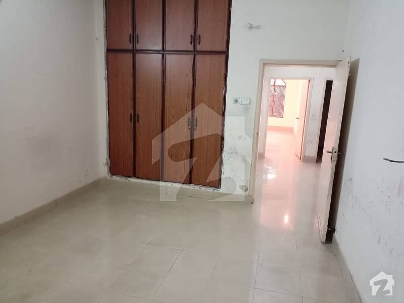 10 Marla House Available For Sale In D Block Faisal Town