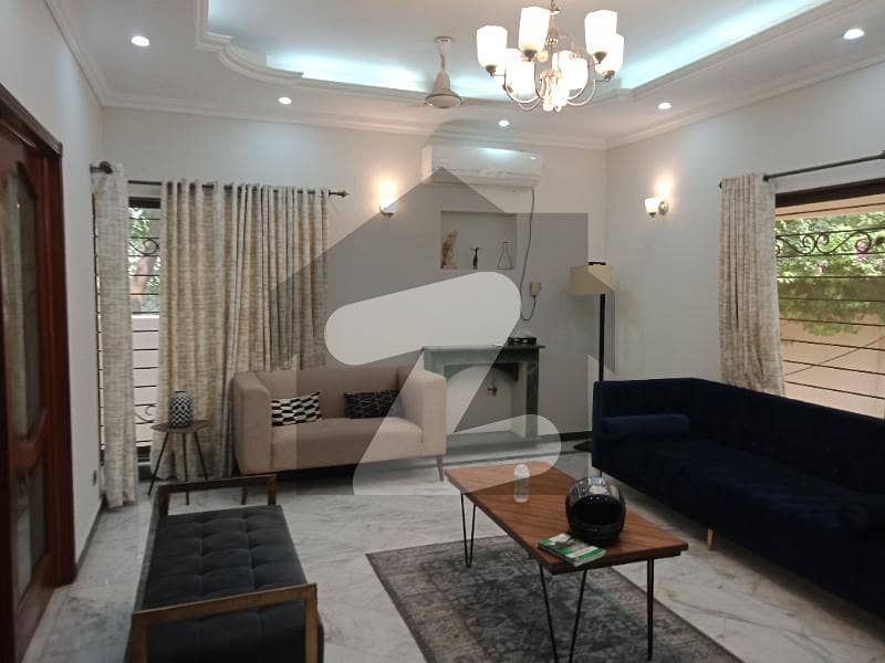 One Kanal Beautiful Lower Portion With Basement For Rent In Dha Phase 3