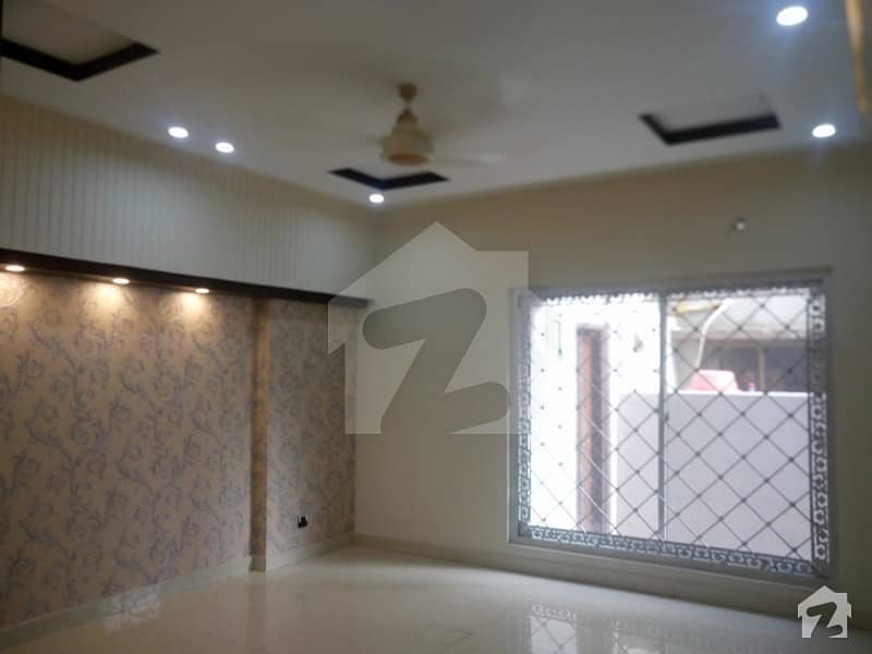 10 Marla House For Sale In Paragon City