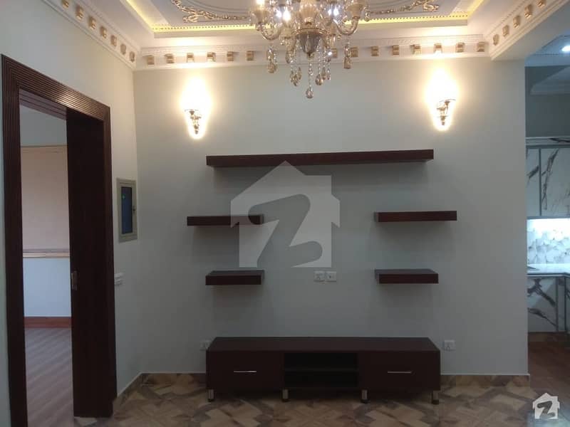 پیراگون سٹی - امپیریل 2 بلاک پیراگون سٹی لاہور میں 4 کمروں کا 10 مرلہ مکان 2.9 کروڑ میں برائے فروخت۔