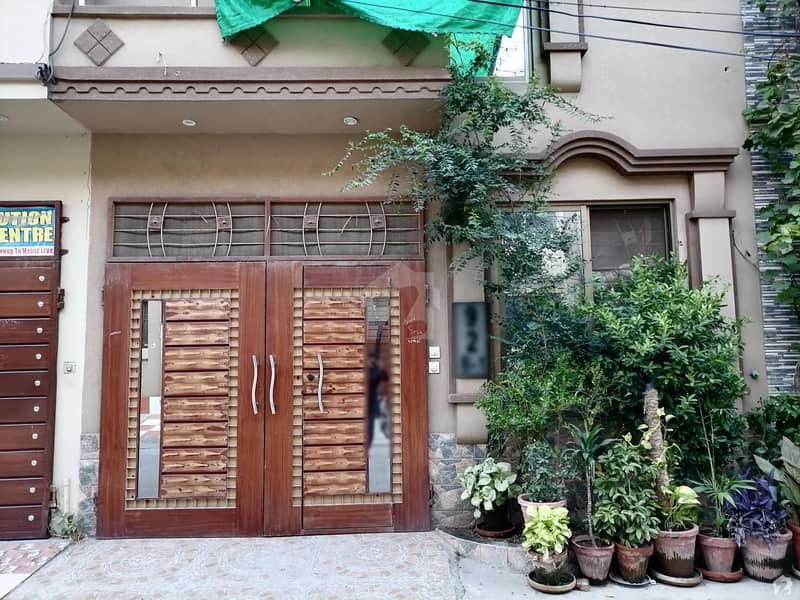 لالہ زار گارڈن لاہور میں 3 کمروں کا 3 مرلہ مکان 82 لاکھ میں برائے فروخت۔