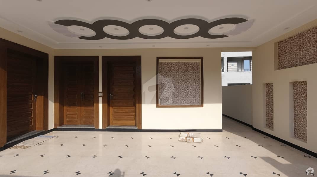 میڈیا ٹاؤن ۔ بلاک ڈی میڈیا ٹاؤن راولپنڈی میں 6 کمروں کا 10 مرلہ مکان 3.75 کروڑ میں برائے فروخت۔