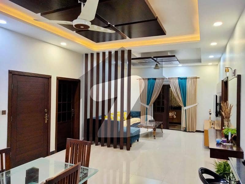 پی ای سی ایچ ایس بلاک 2 پی ای سی ایچ ایس جمشید ٹاؤن کراچی میں 4 کمروں کا 12 مرلہ بالائی پورشن 3.6 کروڑ میں برائے فروخت۔