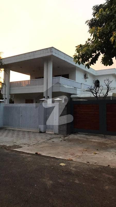 5 Bedrooms House For Sale At Prime Location 5 Bedrooms House For Sale At Prime Location