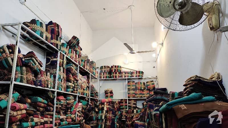کارخانہ بازار فیصل آباد میں 1 مرلہ دکان 5.09 کروڑ میں برائے فروخت۔