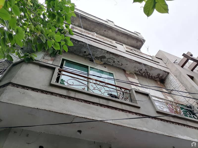 علامہ اقبال ٹاؤن ۔ زینت بلاک علامہ اقبال ٹاؤن لاہور میں 3 کمروں کا 3 مرلہ مکان 97 لاکھ میں برائے فروخت۔