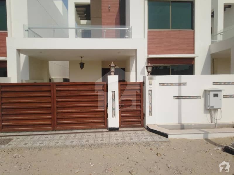 In DHA Defence House For Sale Sized 9 Marla