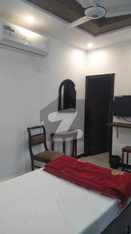 ڈی ایچ اے فیز 2 ڈیفنس (ڈی ایچ اے) لاہور میں 1 کمرے کا 2 مرلہ فلیٹ 55 ہزار میں کرایہ پر دستیاب ہے۔