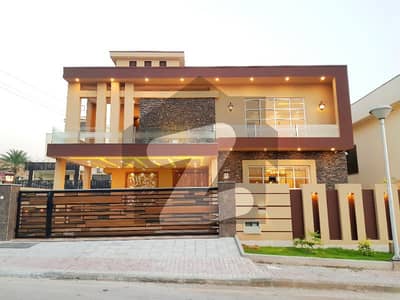 بحریہ ٹاؤن فیز 4 بحریہ ٹاؤن راولپنڈی راولپنڈی میں 5 کمروں کا 1 کنال مکان 6.8 کروڑ میں برائے فروخت۔ بحریہ ٹاؤن فیز 4 بحریہ ٹاؤن راولپنڈی راولپنڈی میں 5 کمروں کا 1 کنال مکان 6.8 کروڑ میں برائے فروخت۔