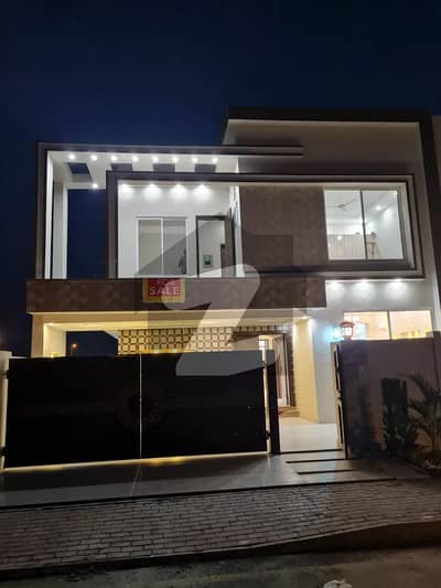 10 Marla Beautiful Brand New House For Sale In Tipu Extensions Bahria Town Lahore