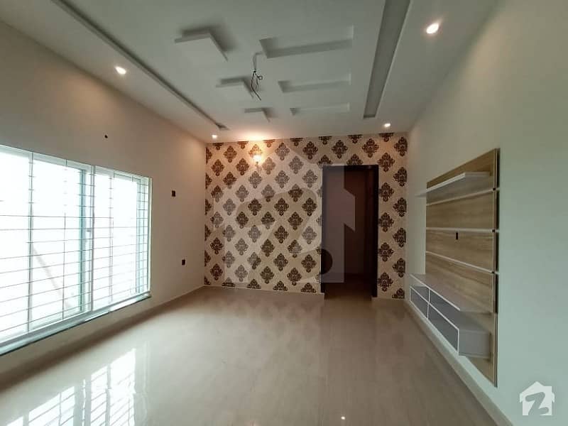 8 Marla Brand New Lower Portion For Rent In Military Accounts College Road Lahore