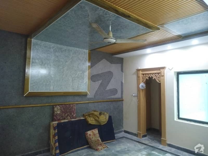 حیات آباد فیز 1 حیات آباد پشاور میں 7 کمروں کا 5 مرلہ مکان 72 ہزار میں کرایہ پر دستیاب ہے۔