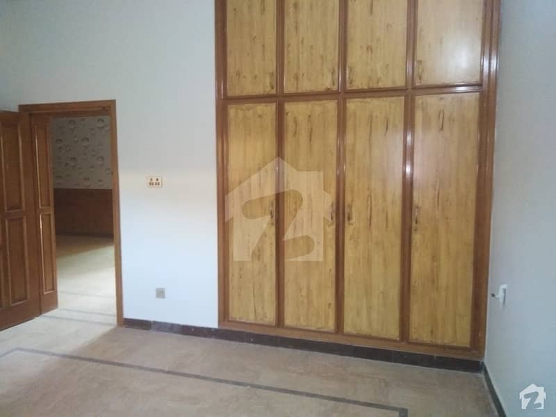 Hayatabad 5 Marla House Up For Rent