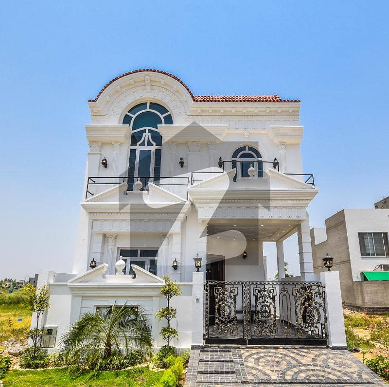 5-MARLA BRAND NEW VICTORIAL STYLE DESIGNER HOUSE FOR SALE IN DHA