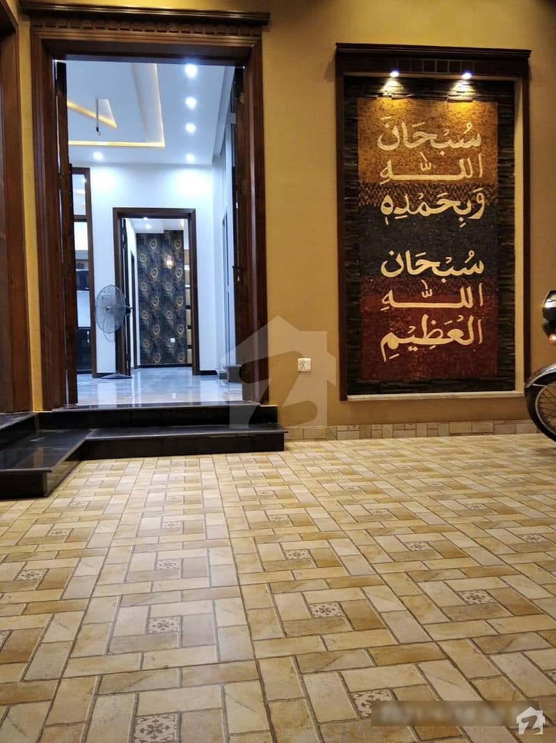 مدینہ ٹاؤن فیصل آباد میں 3 کمروں کا 5 مرلہ مکان 1.6 کروڑ میں برائے فروخت۔