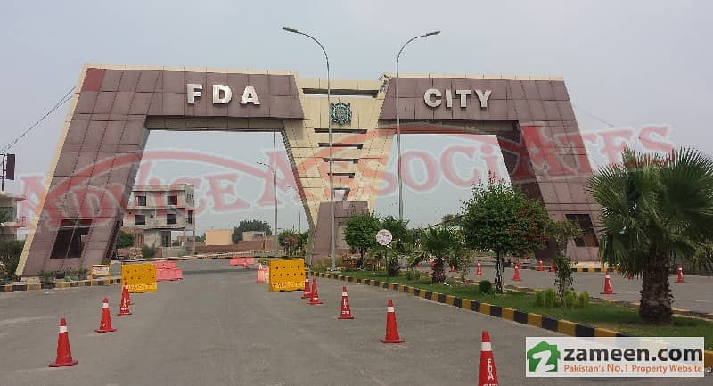 5 Marla Corner Plot for Sale in Block B-2 of FDA City Faisalabad. FDA City - Block B, FDA City, Faisalabad