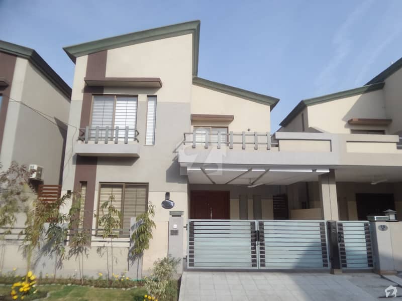 A 10 Marla House In Lahore Is On The Market For Rent