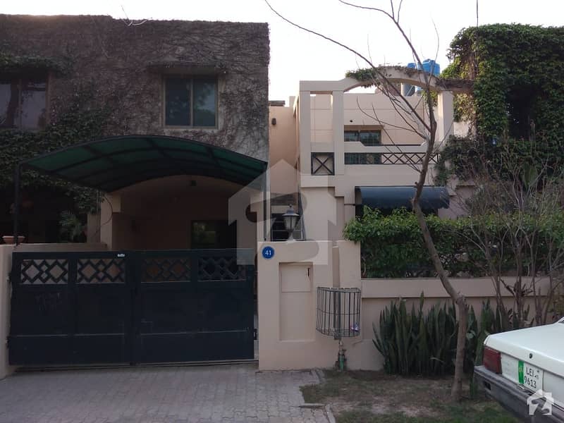 ایڈن ایوینیو ایڈن لاہور میں 3 کمروں کا 8 مرلہ مکان 1.75 کروڑ میں برائے فروخت۔