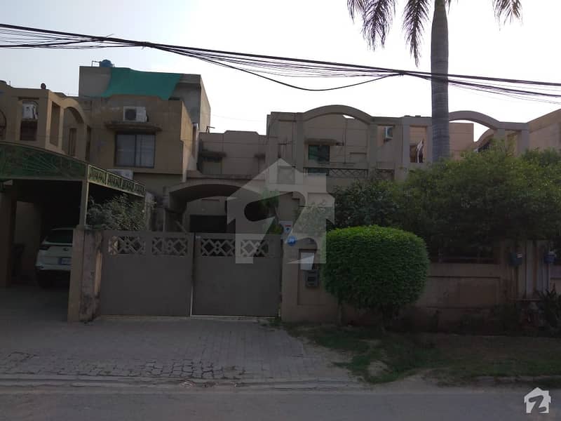 ایڈن ایوینیو ایڈن لاہور میں 3 کمروں کا 10 مرلہ مکان 1.95 کروڑ میں برائے فروخت۔