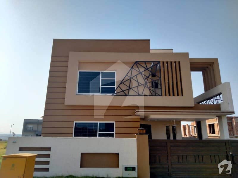 10 Marla Brand New House With Open Basement For Rent