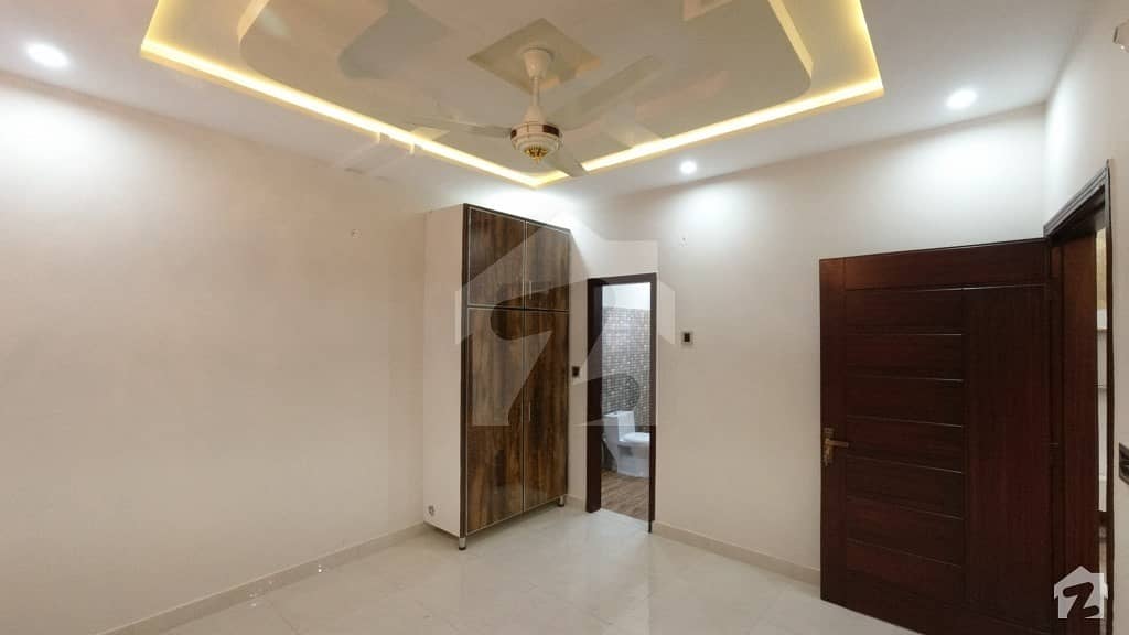 Fairly-priced 1 Kanal House Available In Lahore