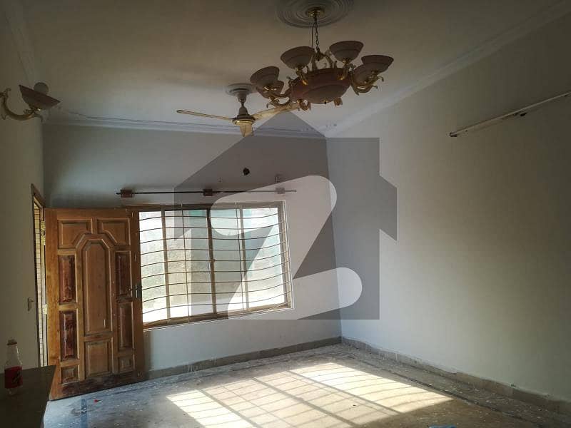 Luxury Upper Portion On Very Prime Location Available For Rent In E-11 Islamabad