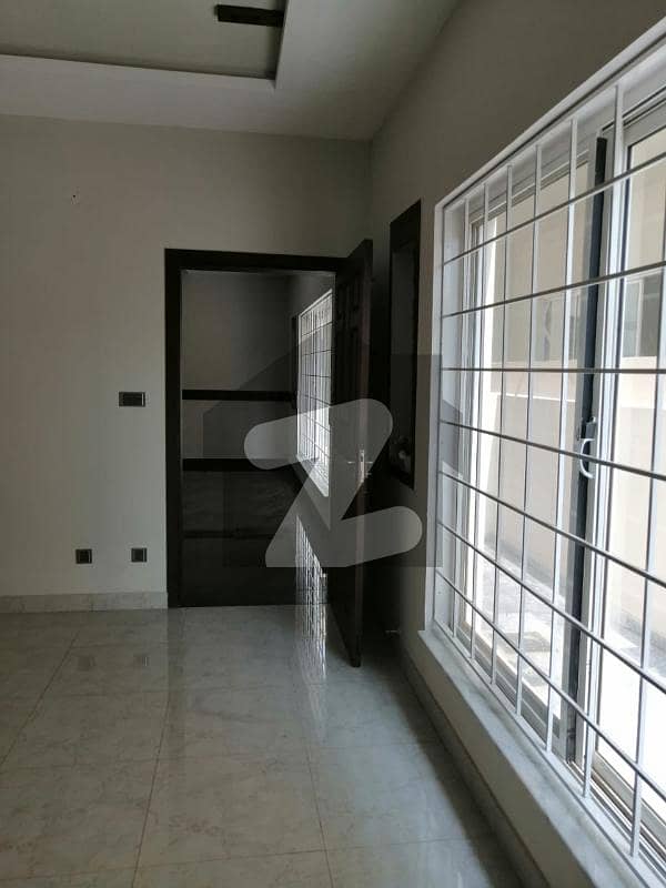 Lush Condition First Floor Office 102 In Plaza No 64 Available For Rent