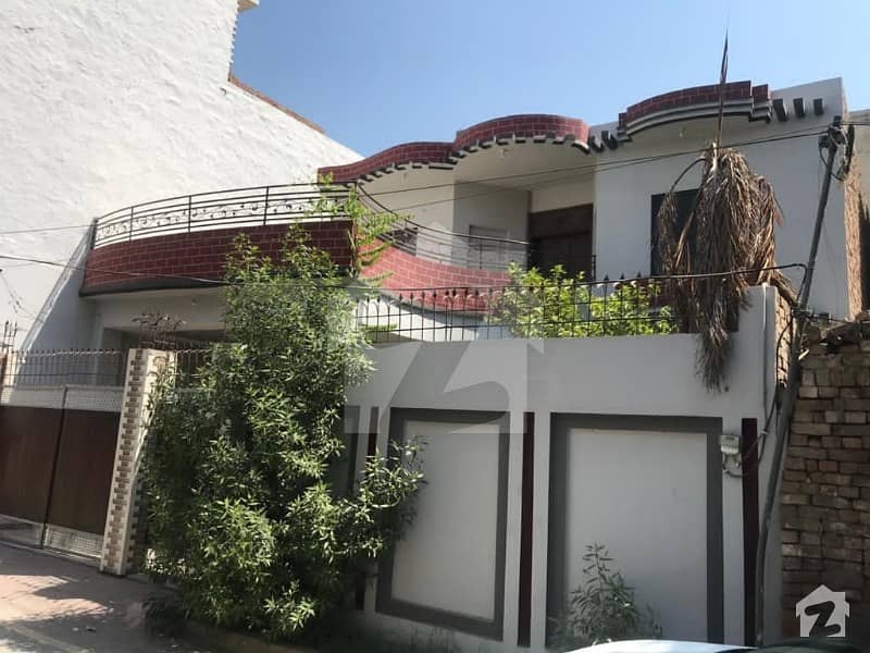 زکریا ٹاؤن ملتان میں 5 کمروں کا 10 مرلہ مکان 1.7 کروڑ میں برائے فروخت۔