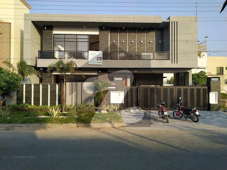 Modern Design Newly Built 20 Marla House Is Up For Sale In Valencia On 80 Feet Road