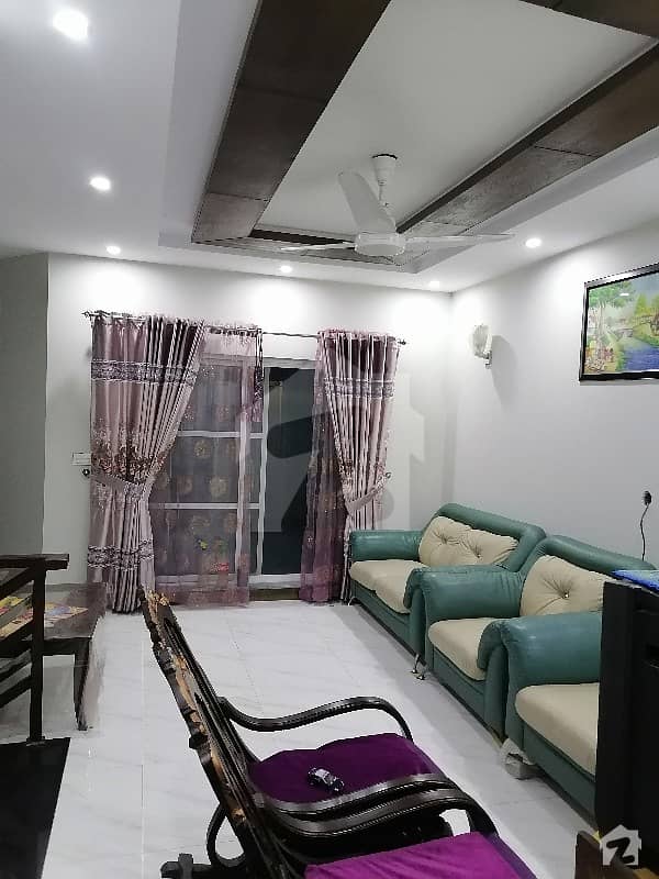 کیولری گراؤنڈ لاہور میں 3 کمروں کا 6 مرلہ مکان 1.65 کروڑ میں برائے فروخت۔